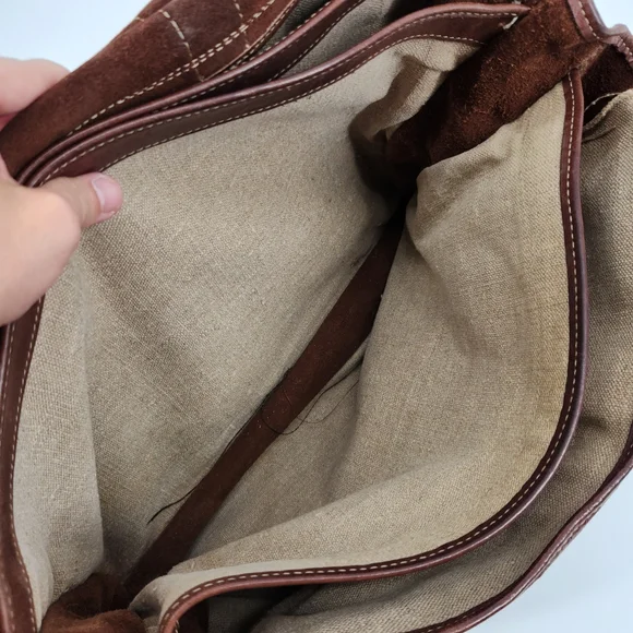 Classic Tan Leather Briefcase - Picture 14 of 16